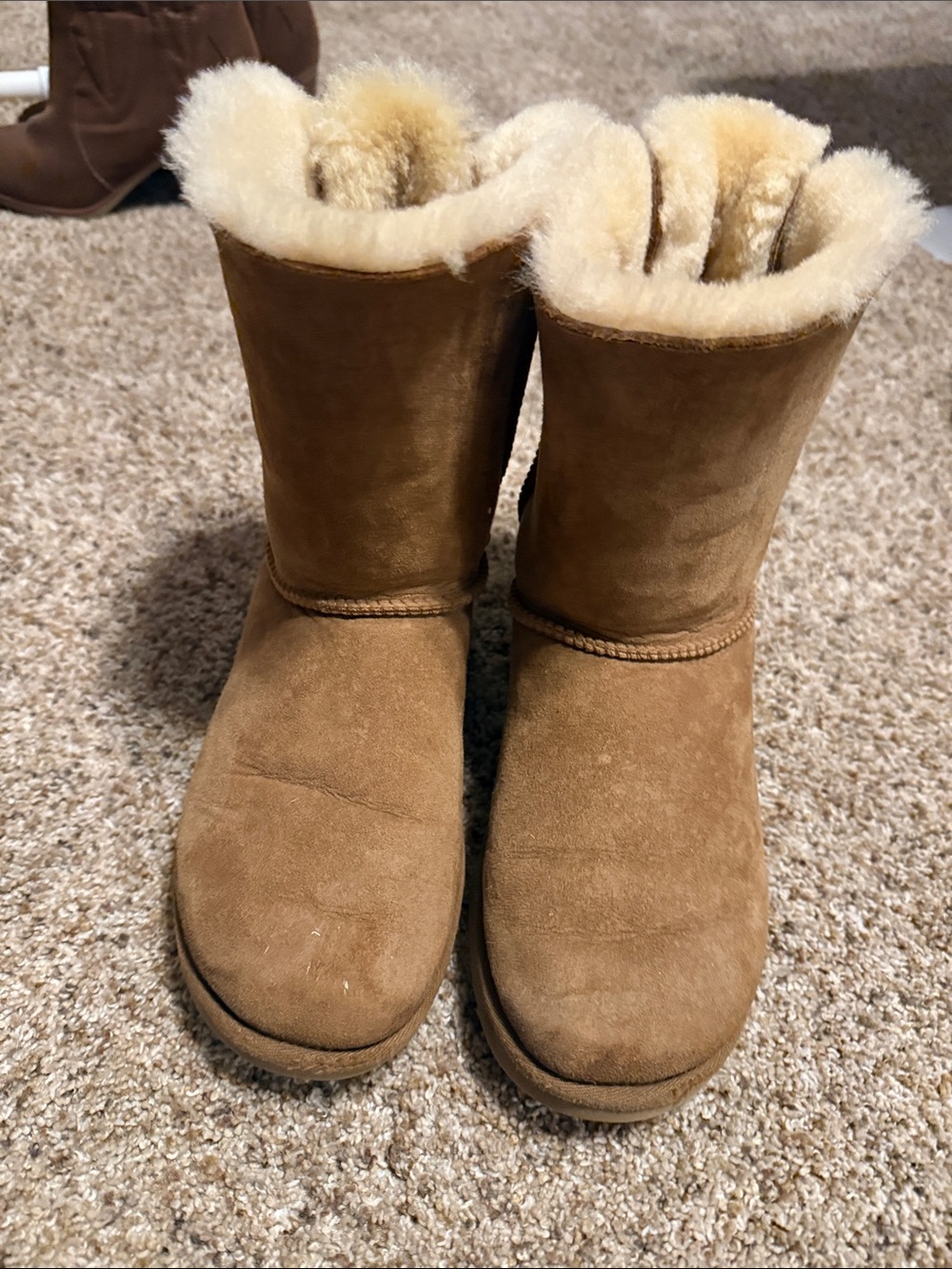 UGG Classic Shearling-Lined Women's Suede Boot - Tan with bows